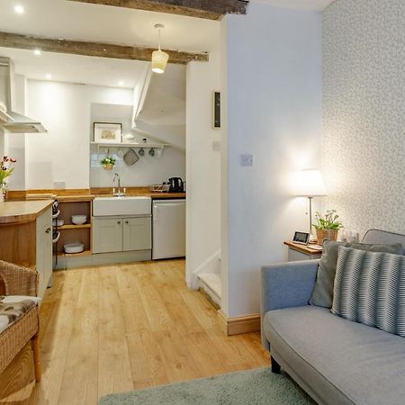 The Shoe Box Cottage With Allocated Parking Malmesbury Exterior foto